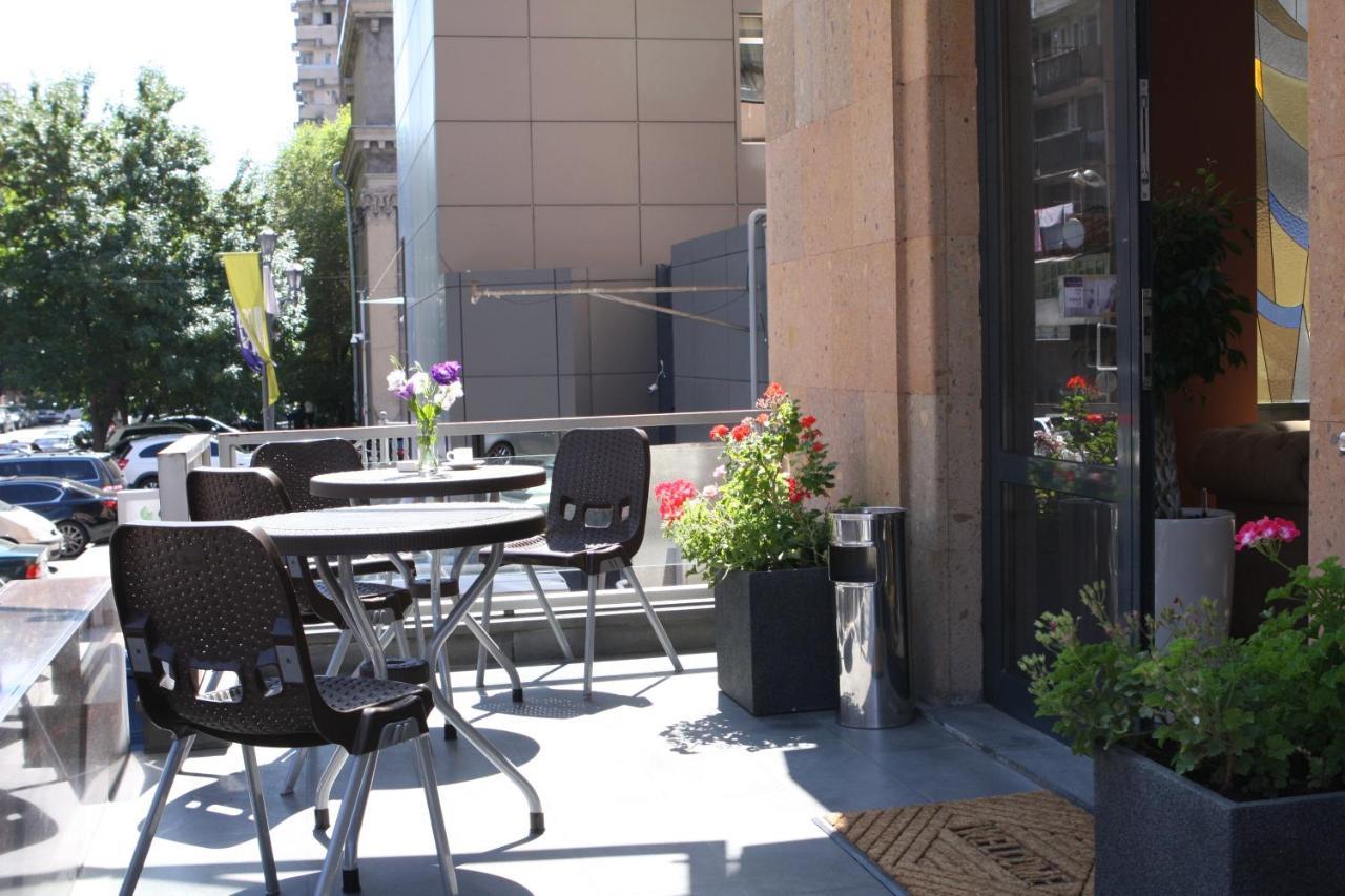 Bonjour Boutique Hotel Erivan Exterior foto