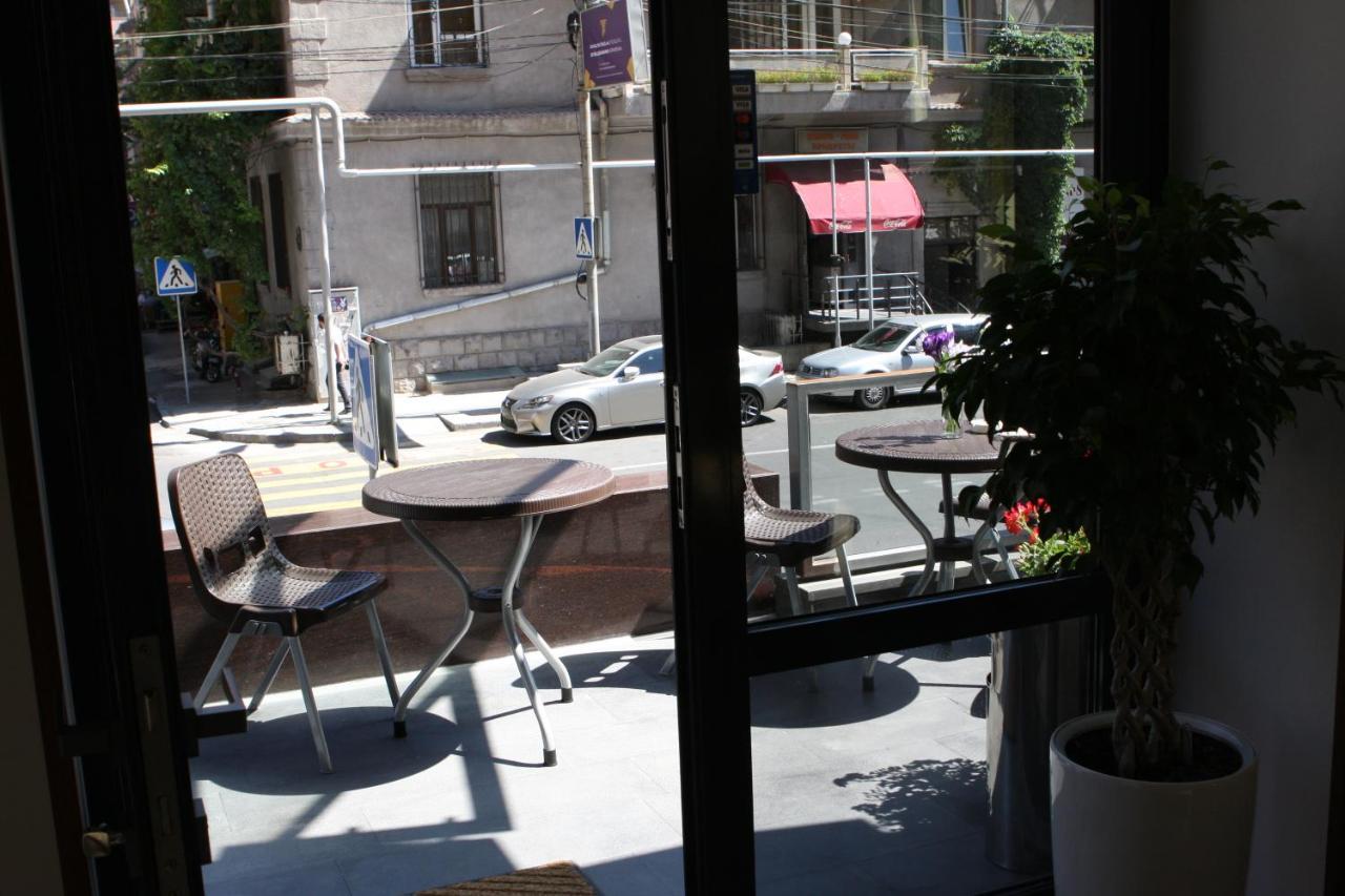 Bonjour Boutique Hotel Erivan Exterior foto