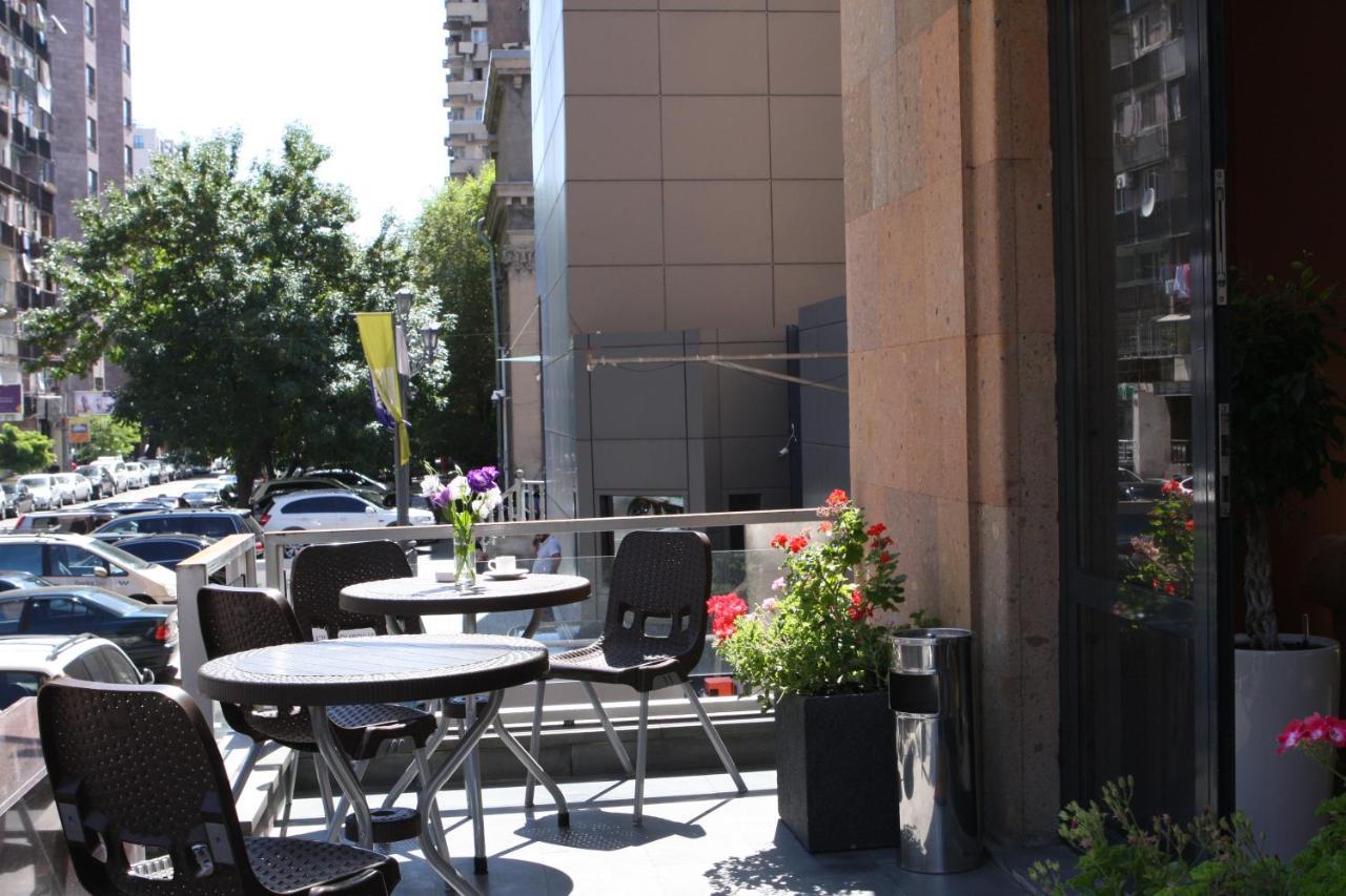 Bonjour Boutique Hotel Erivan Exterior foto